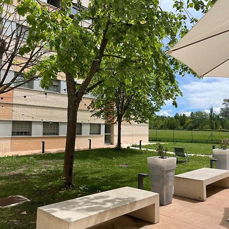 Residencia Universitaria Los Abedules Pamplona Exterior foto