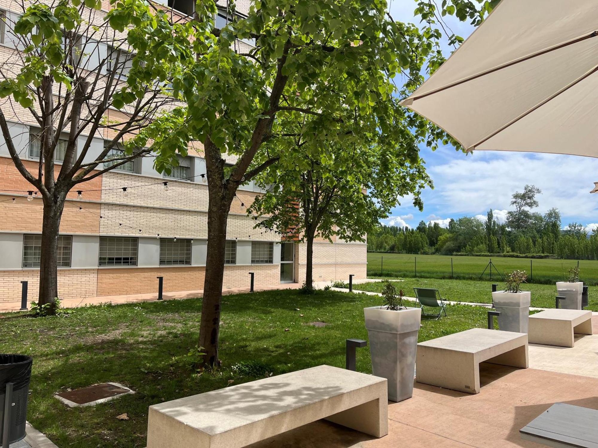 Residencia Universitaria Los Abedules Pamplona Exterior foto